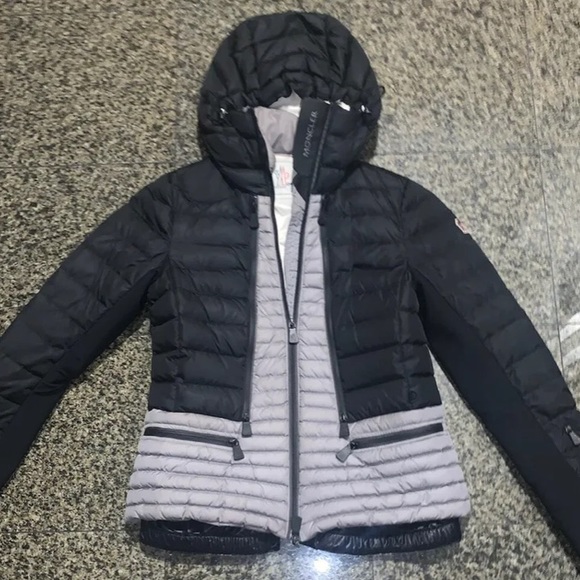 Authentic Moncler Grenoble Women’s Two-toned Ski Jacket Size 2 - Picture 1 of 12